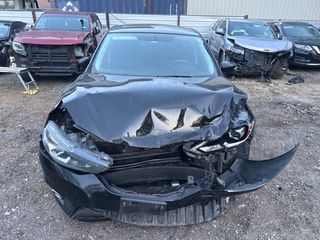 2019 Nissan Sentra SR - Exterior Front Center Image